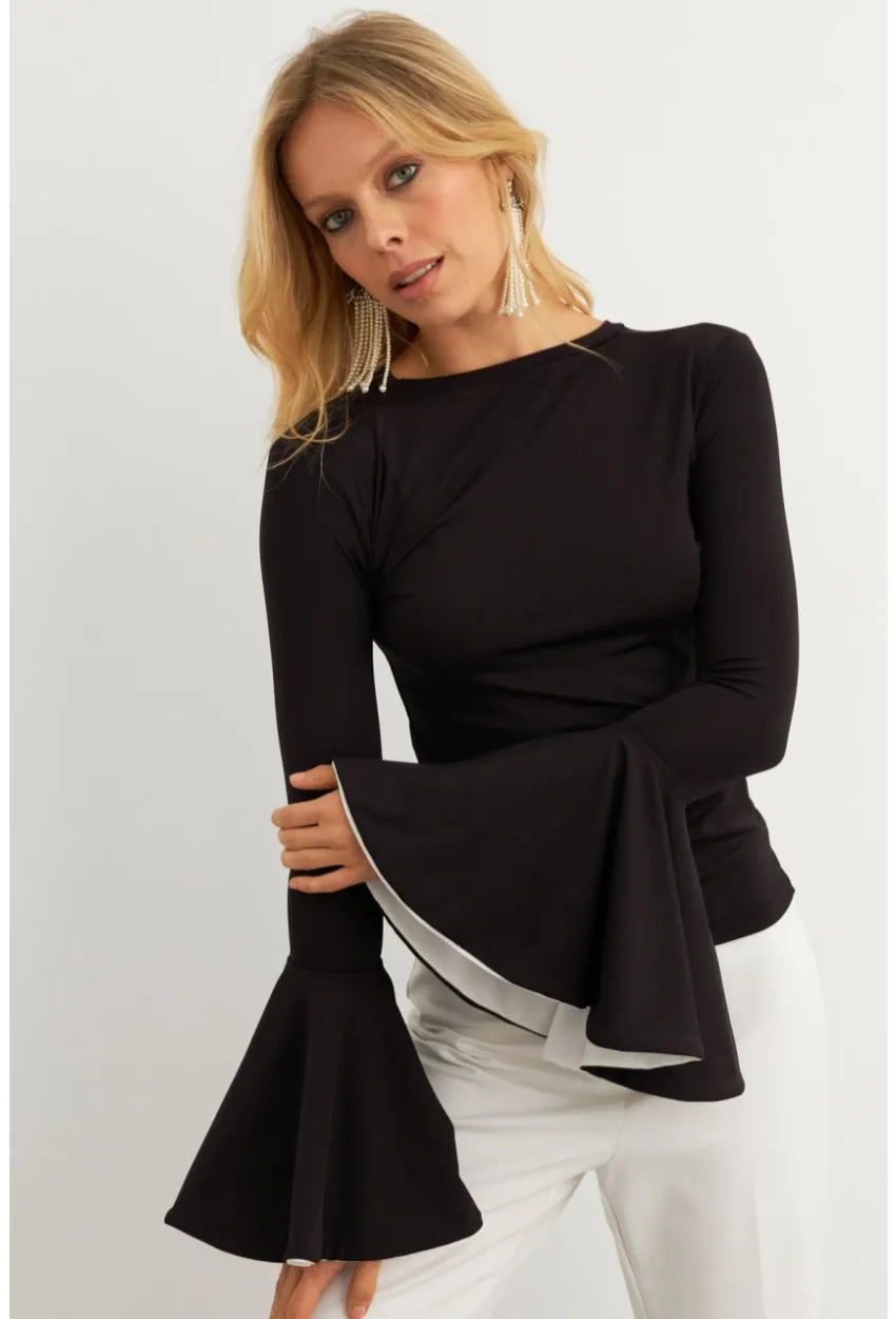 Kadın Siyah Kontrast Çan Kollu Bluz EY3013