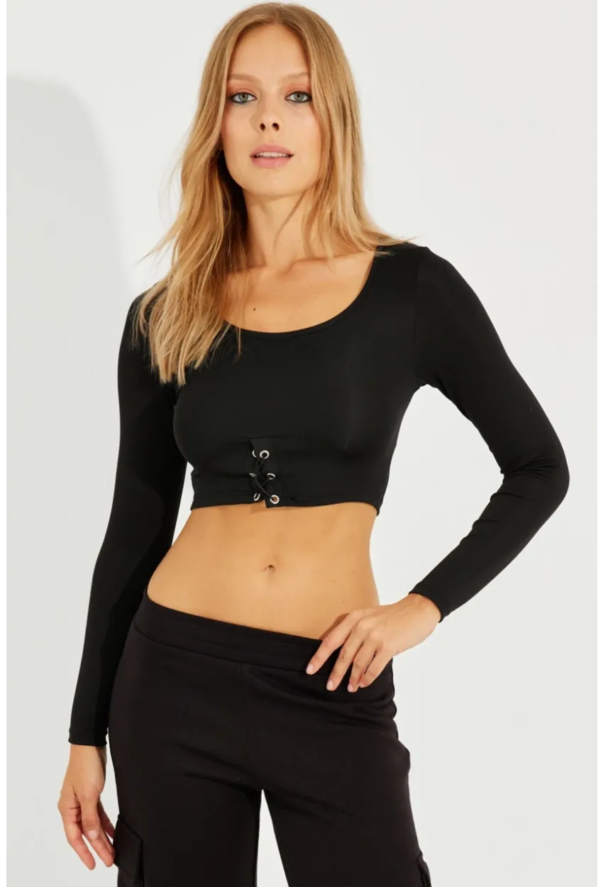 Kadın Siyah Kuşgözlü Crop Bluz CG299