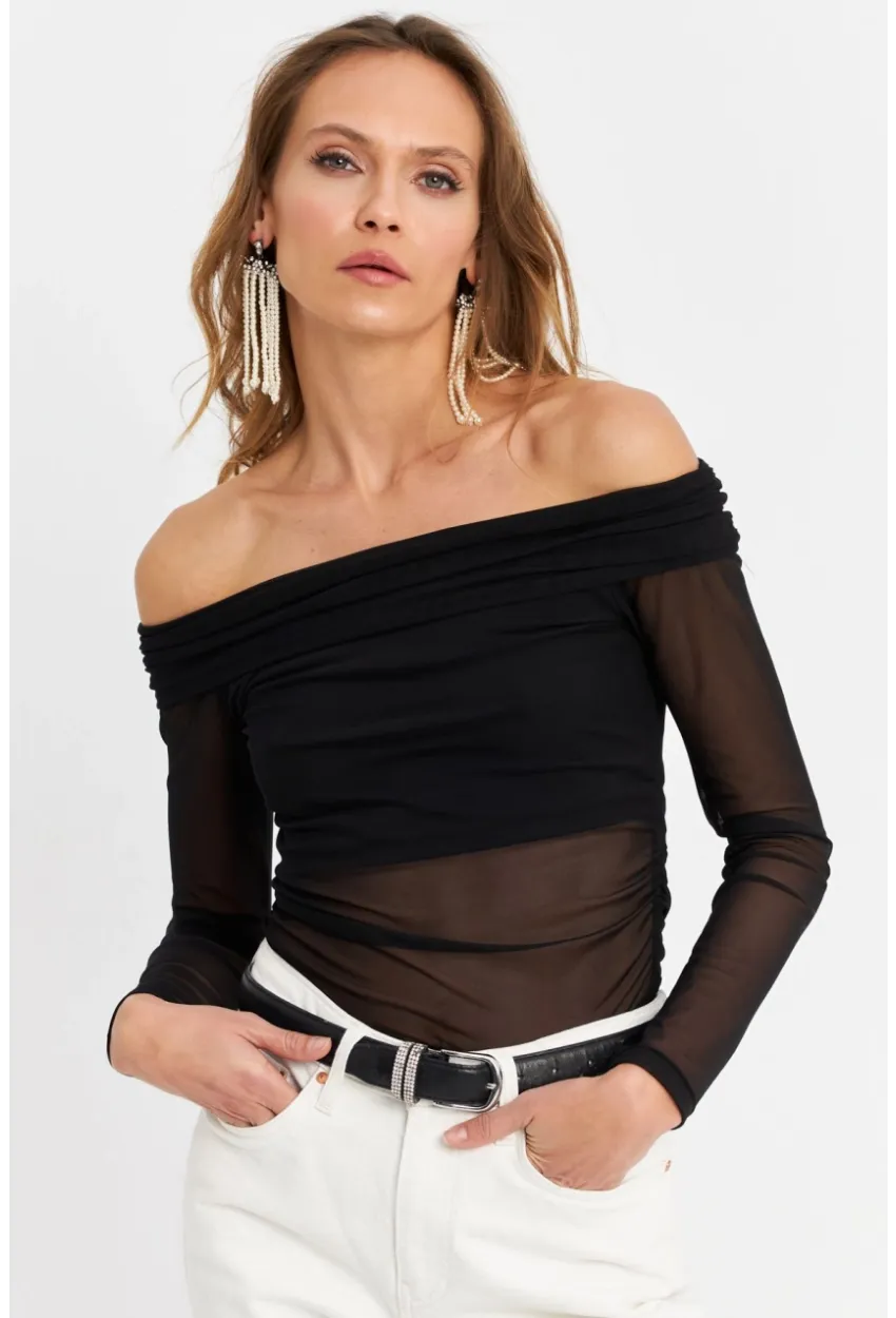 Kadın Siyah Madonna Yaka Tül Bluz MTK13241