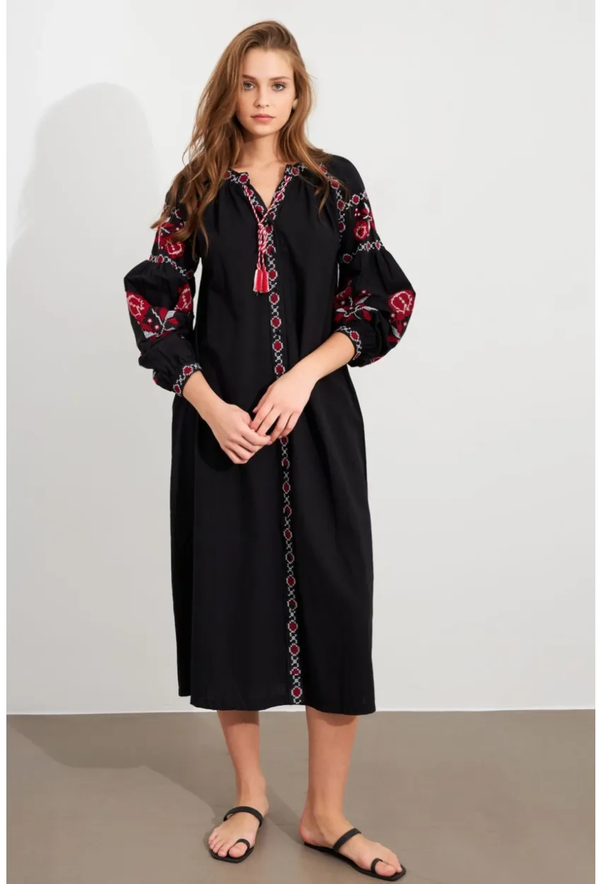 Kadın Siyah Nakışlı Balon Kol Keten Midi Elbise MQS5689