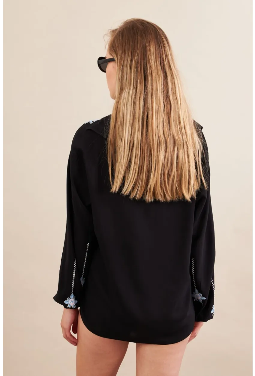 Kadın Siyah Nakışlı Bluz MPC1345