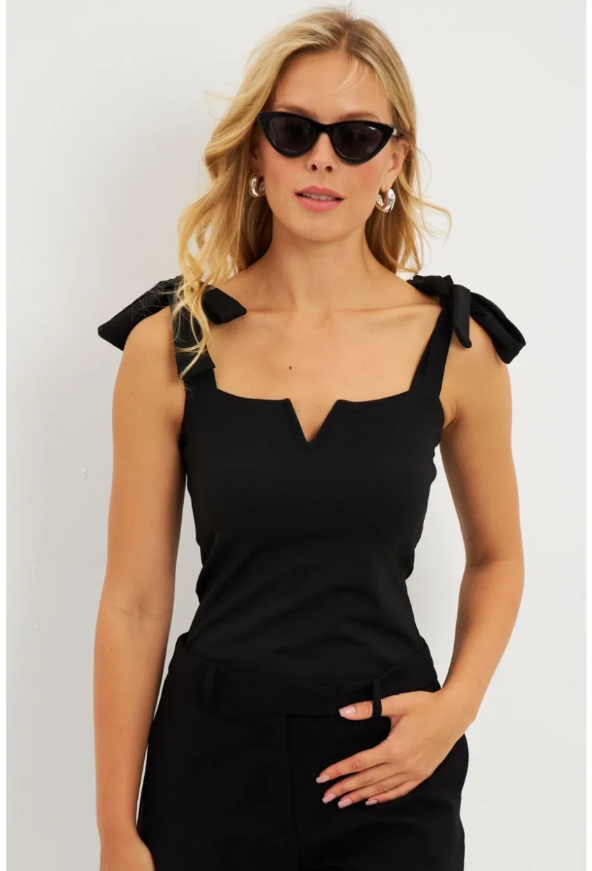 Kadın Siyah Omuz Bağlamalı Bluz EY2795