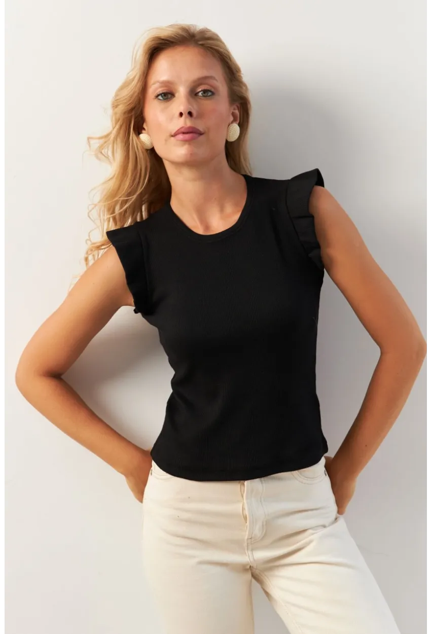 Kadın Siyah Omuzları Fırfırlı Bluz MK23