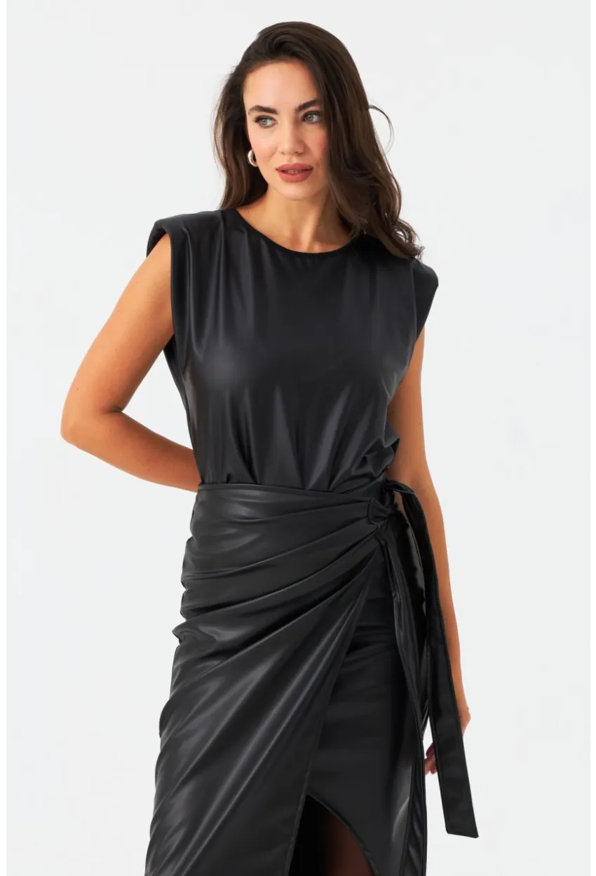 Kadın Siyah Omuzları Vatkalı Suni Deri Bluz TF42