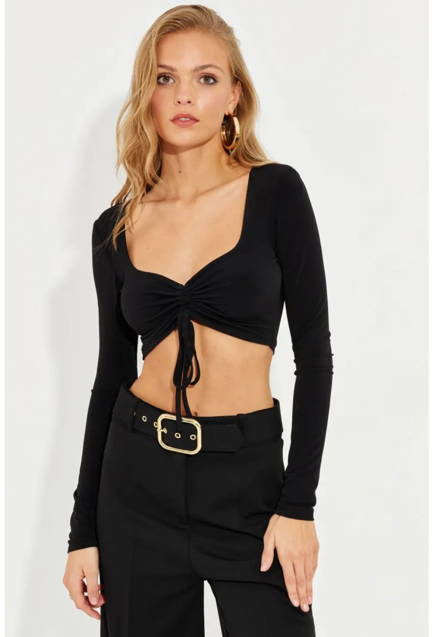 Kadın Siyah Önü Büzgülü Crop Bluz B3015