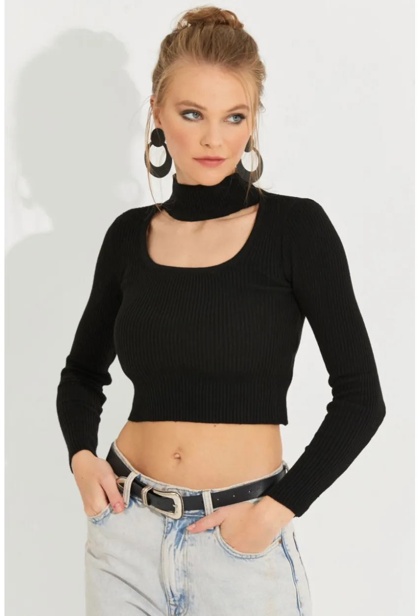 Kadın Siyah Pencereli Triko Crop Bluz EA230012