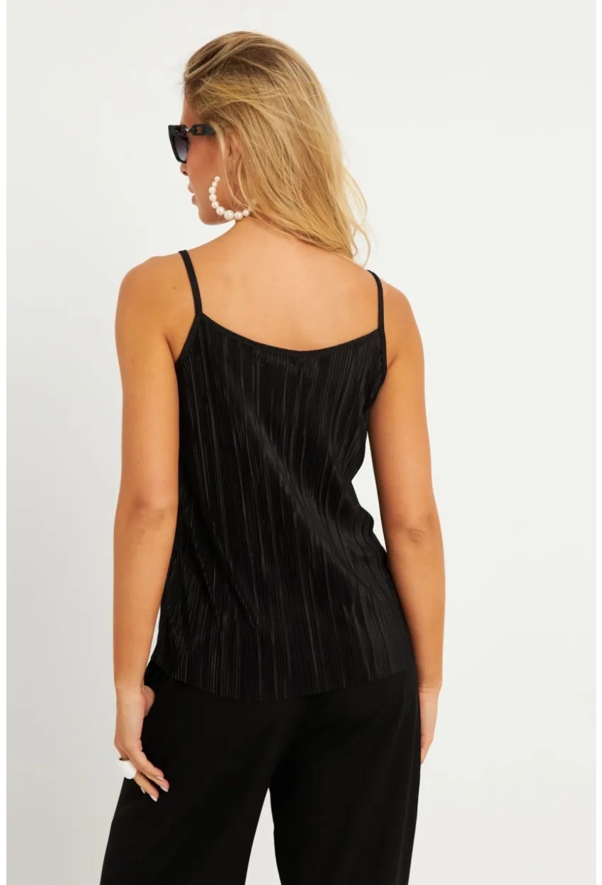 Kadın Siyah Piliseli Askılı Bluz DMR004