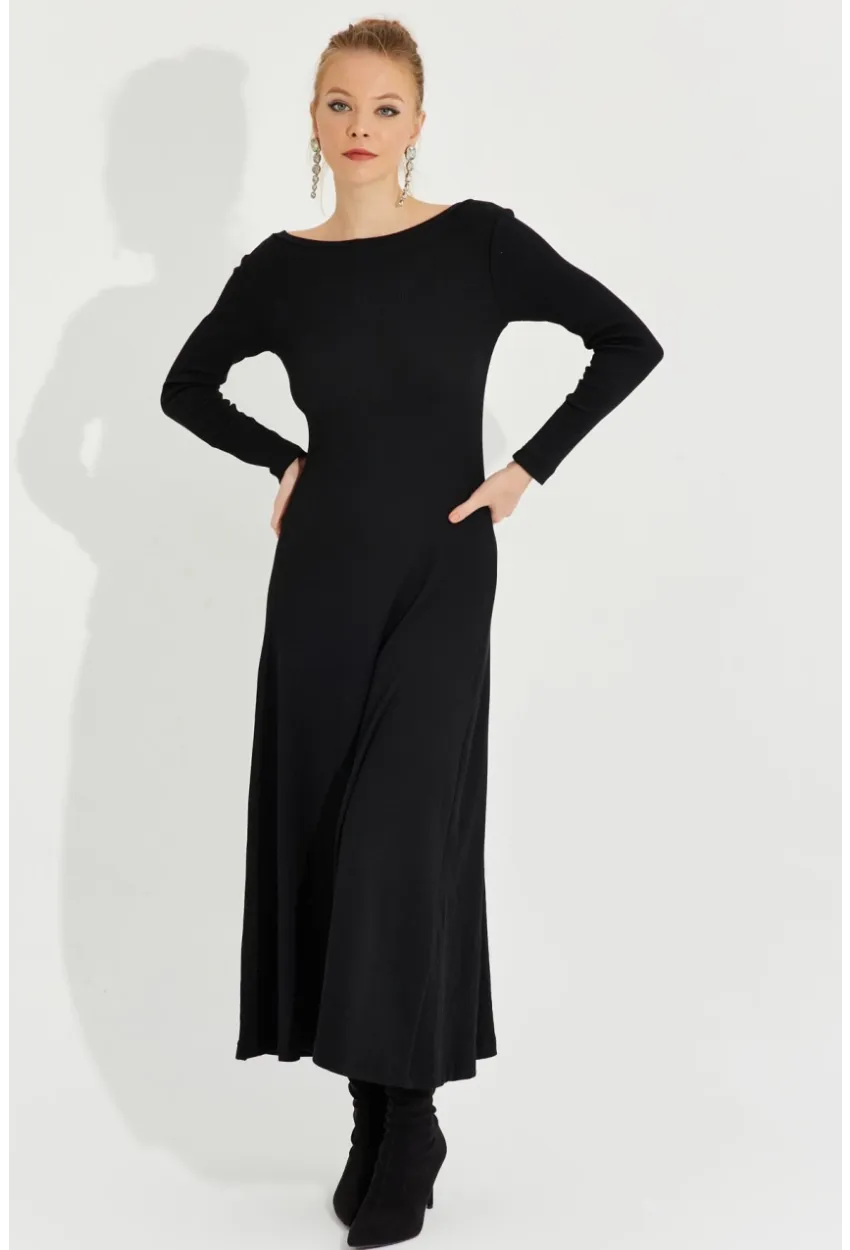 Kadın Siyah Sırt Detaylı Kaşkorse Midi Elbise EY2603