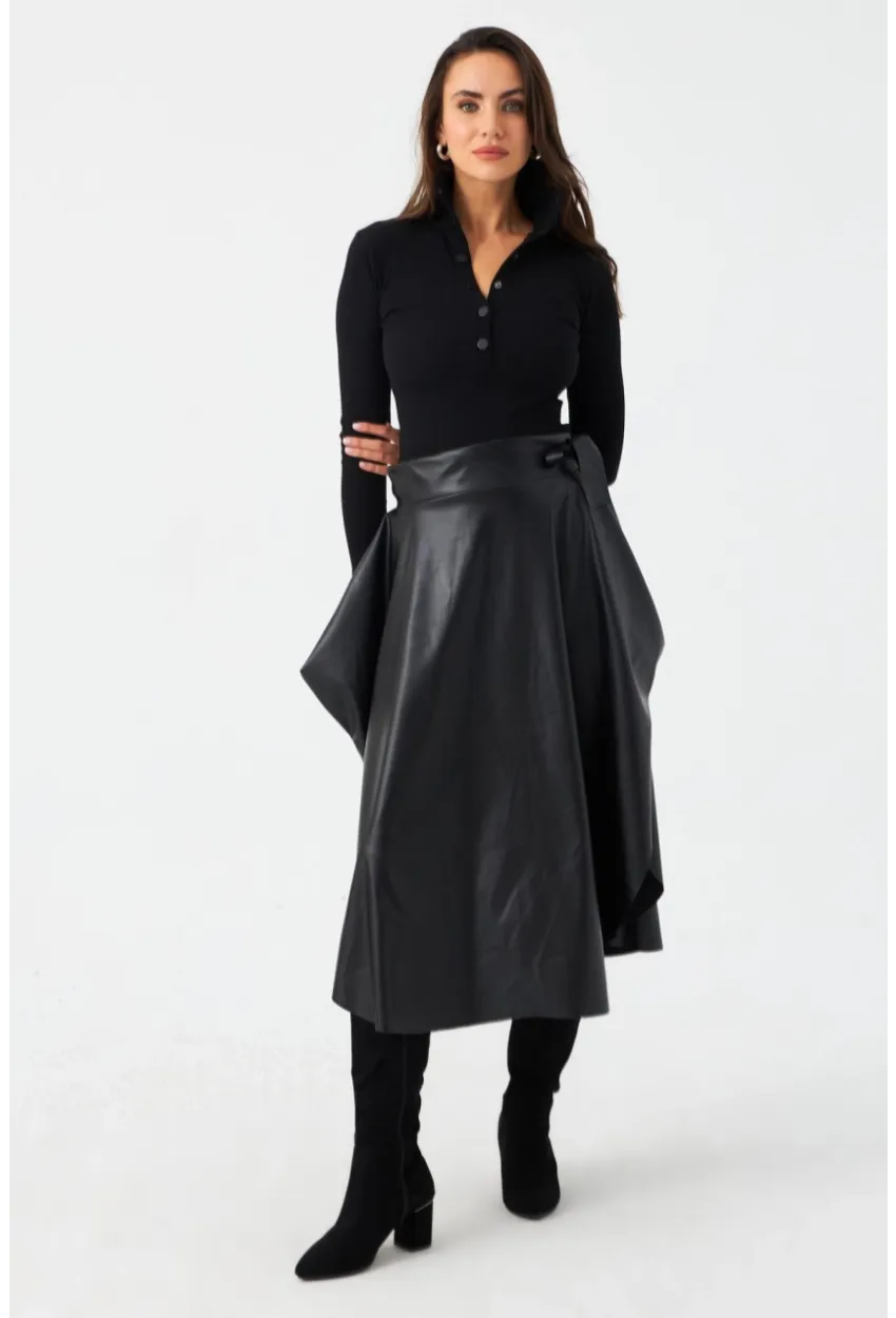 Kadın Siyah Suni Deri Asimetrik Etek LV180