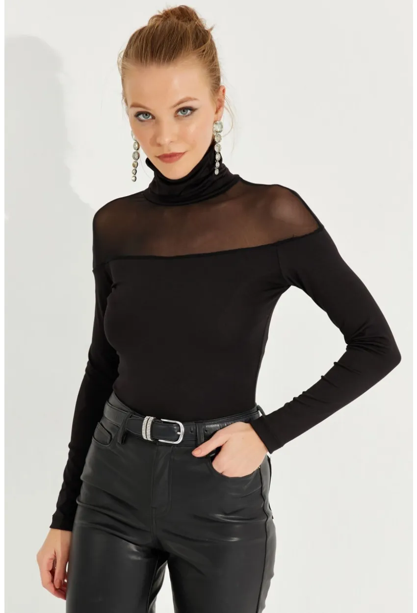 Kadın Siyah Tül Detaylı Balıkçı Bluz EY2607