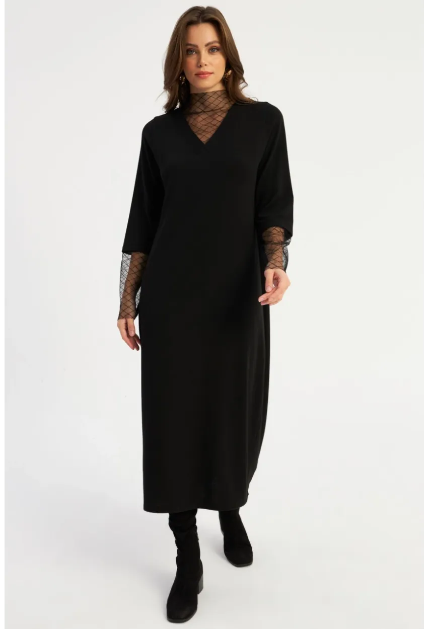 Kadın Siyah Tül Detaylı V Yaka Midi Elbise MBK55