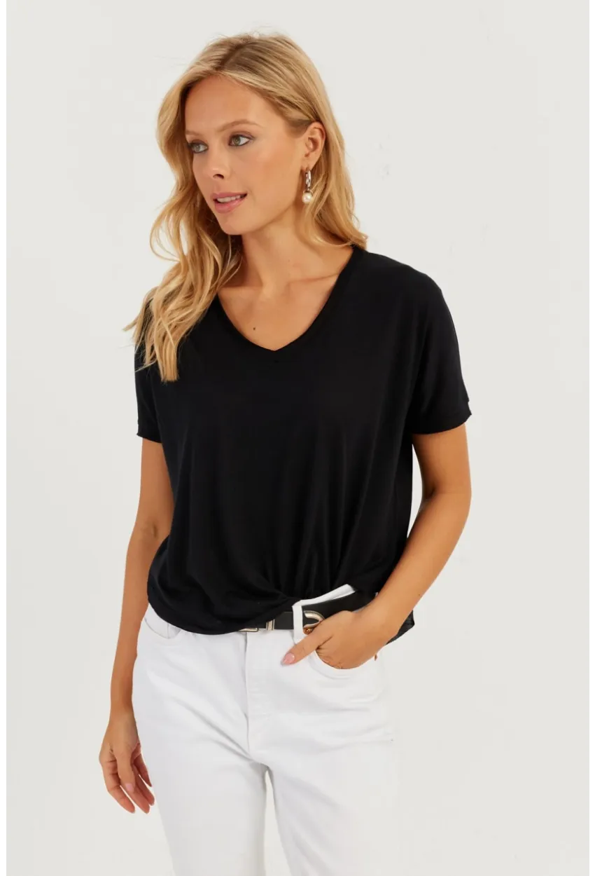 Kadın Siyah V Yaka Salaş T-Shirt LPP1271