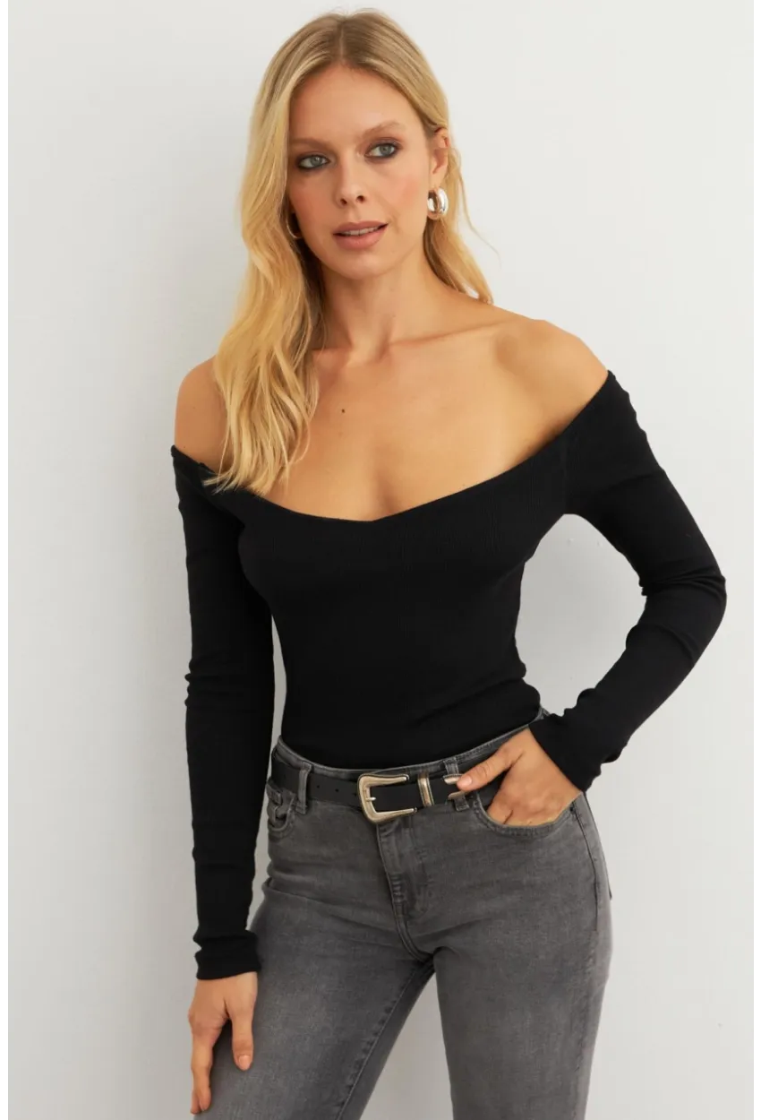 Kadın Siyah Yakası Açık Kaşkorse Bluz AYD400