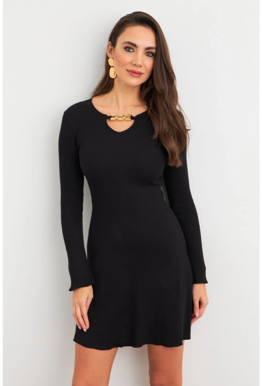 Kadın Siyah Yakası Aksesuarlı Mini Elbise FRY2267