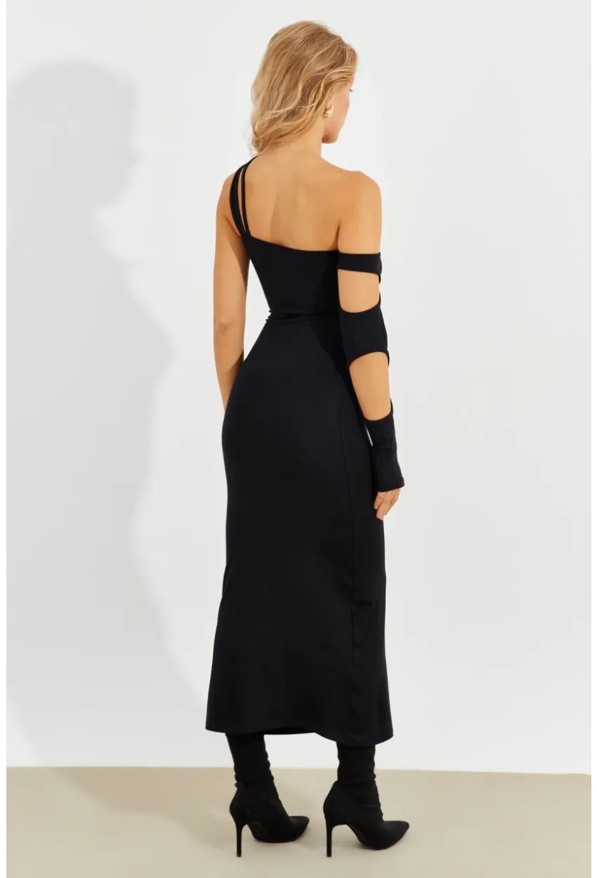 Kadın Siyah Yarım Balıkçı Dekolte Maxi Elbise B2014