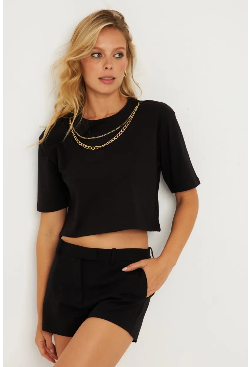 Kadın Siyah Zincir Aksesuarlı Kısa T-Shirt HT109