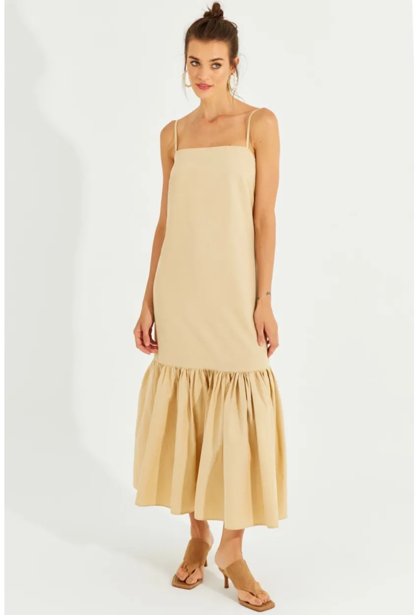 Kadın Vanilya Eteği Volanlı Askılı Midi Elbise MEN2001
