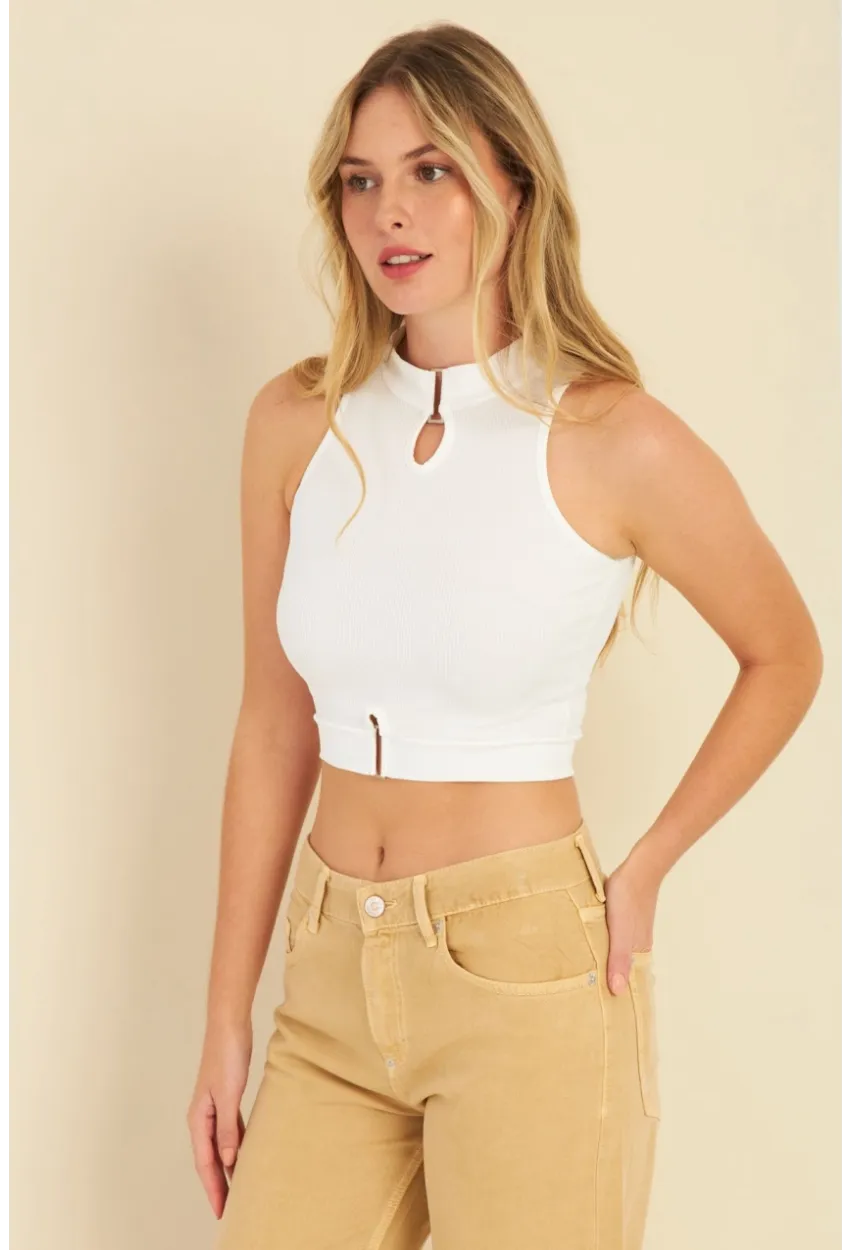 Kadın Beyaz Aksesuarlı Crop Bluz CG340