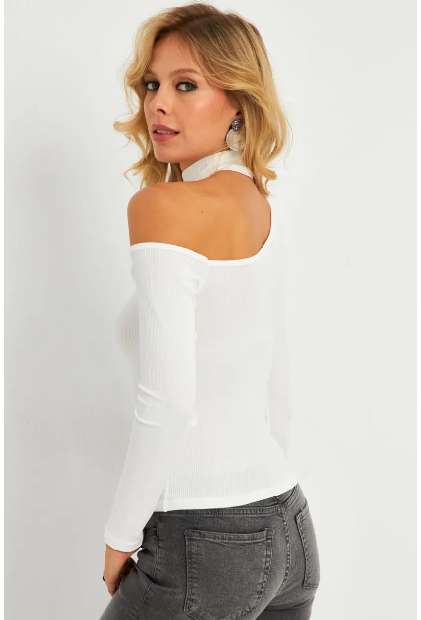 Kadın Beyaz Asimetrik Yaka Bluz CG376