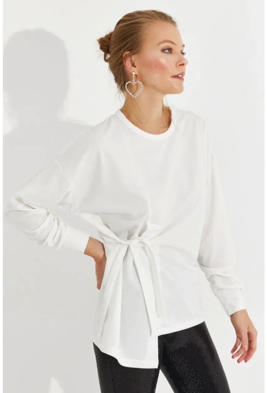 Kadın Beyaz Bağlamalı Sweatshirt Yİ2493