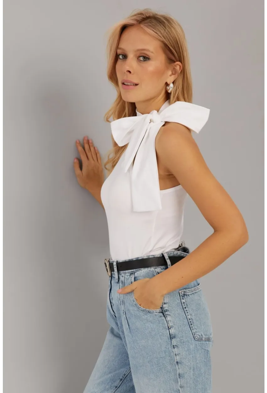 Kadın Beyaz Fiyonklu  Bluz EY2726