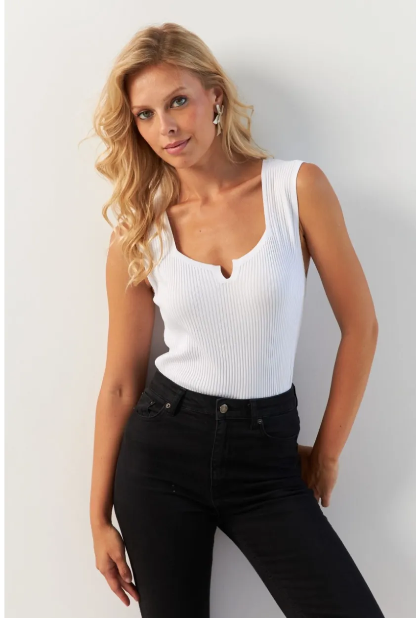 Kadın Beyaz Kare Yaka Triko Bluz SMT243