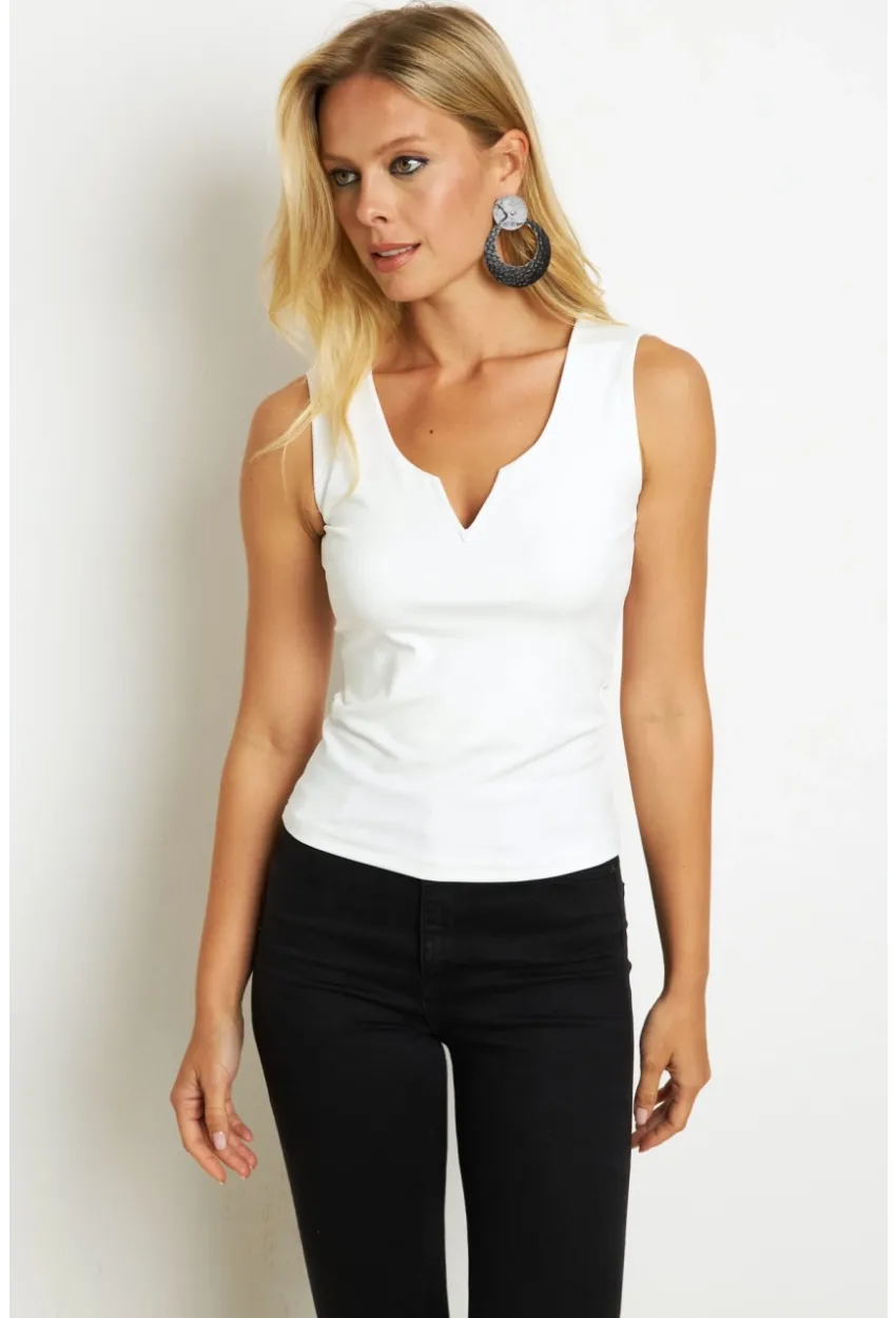Kadın Beyaz Kolsuz Bluz EY2712
