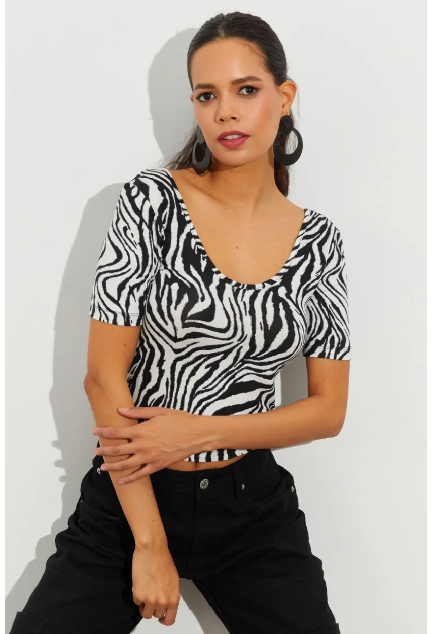 Kadın Beyaz-Siyah Zebra Desenli Bluz LPP1224