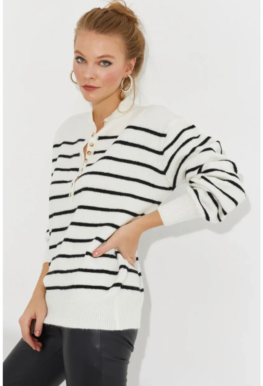 Kadın Ekru Çizgili Triko Kazak SMT219