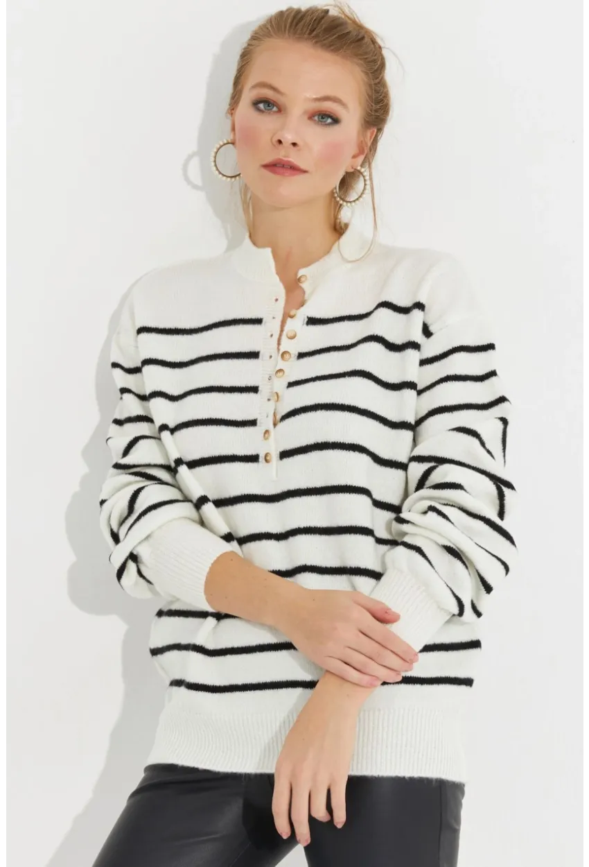 Kadın Ekru Çizgili Triko Kazak SMT219