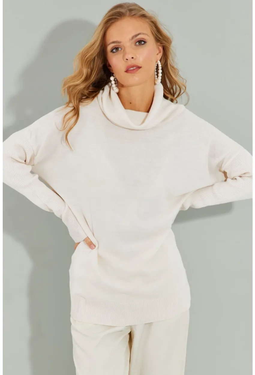 Kadın Ekru Degaje Yaka Cepli Triko Kazak YZ519