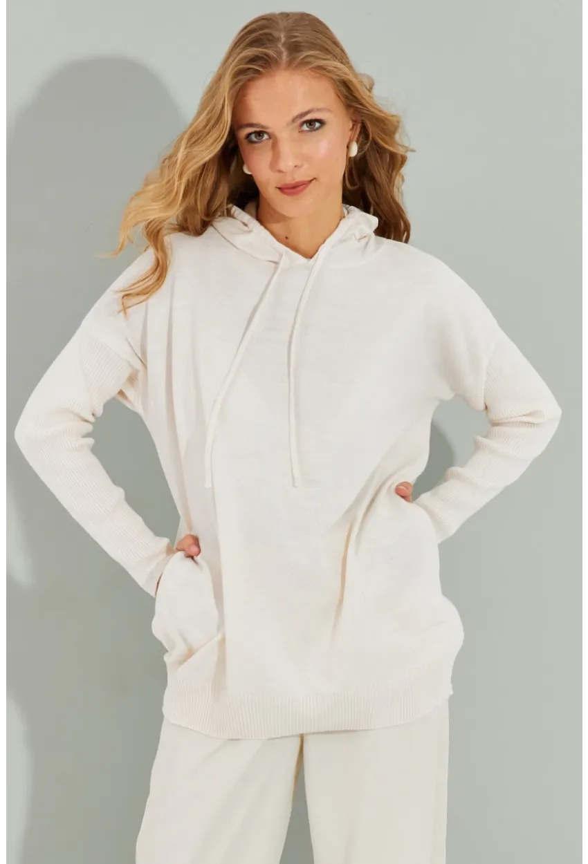 Kadın Ekru Kapüşonlu Cepli Triko Kazak YZ520