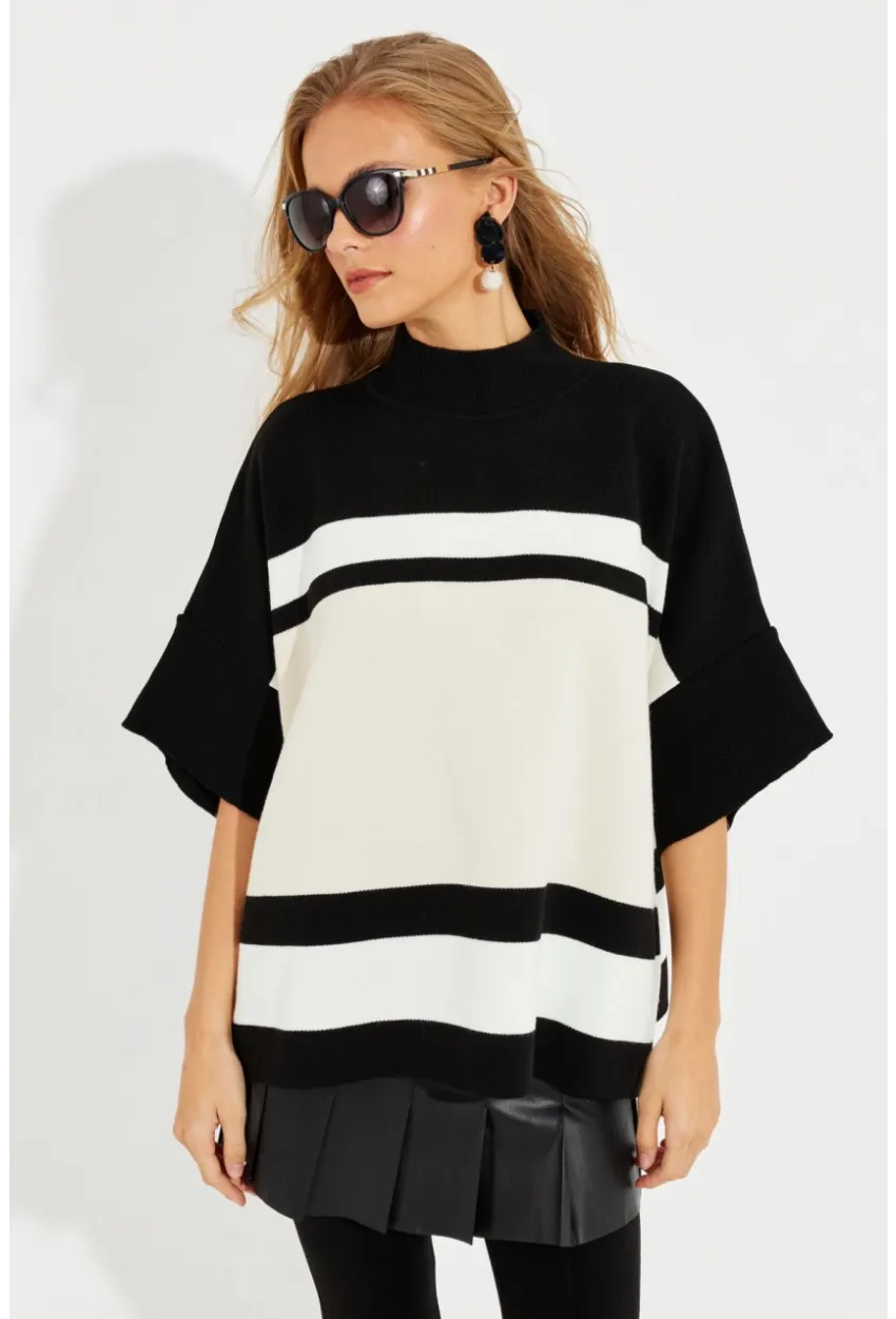 Kadın Ekru-Siyah Panço Kazak SF2513