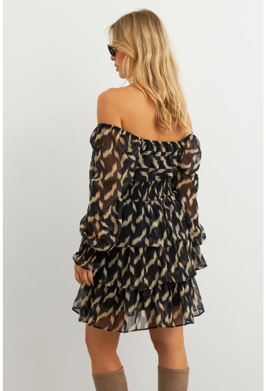 Kadın Ekru-Siyah Volanlı Şifon Mini Elbise KSD2831