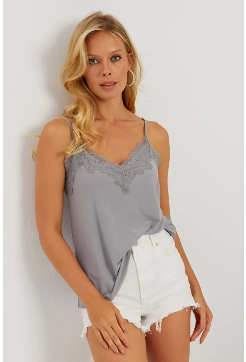 Kadın Gri Dantel Detaylı Atlet AYD265