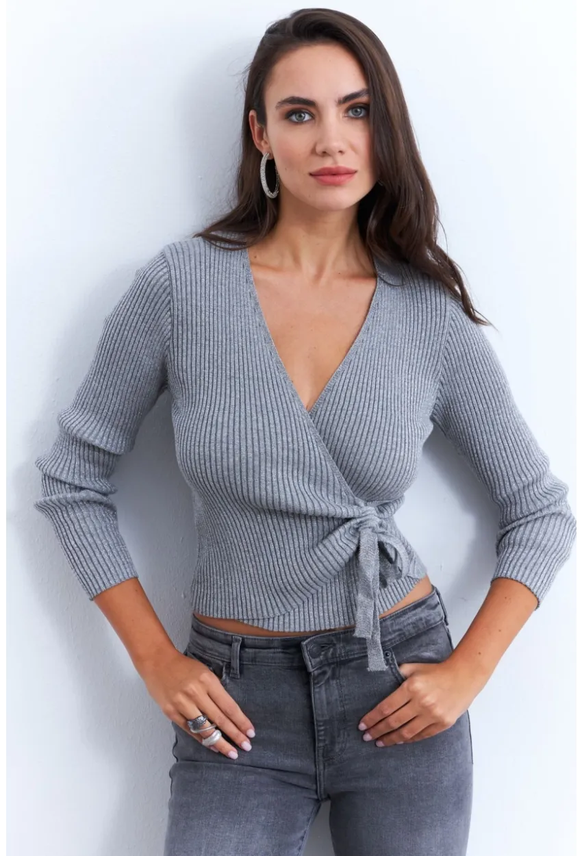 Kadın Gri Kruvaze Büzgülü Simli Bluz KED173