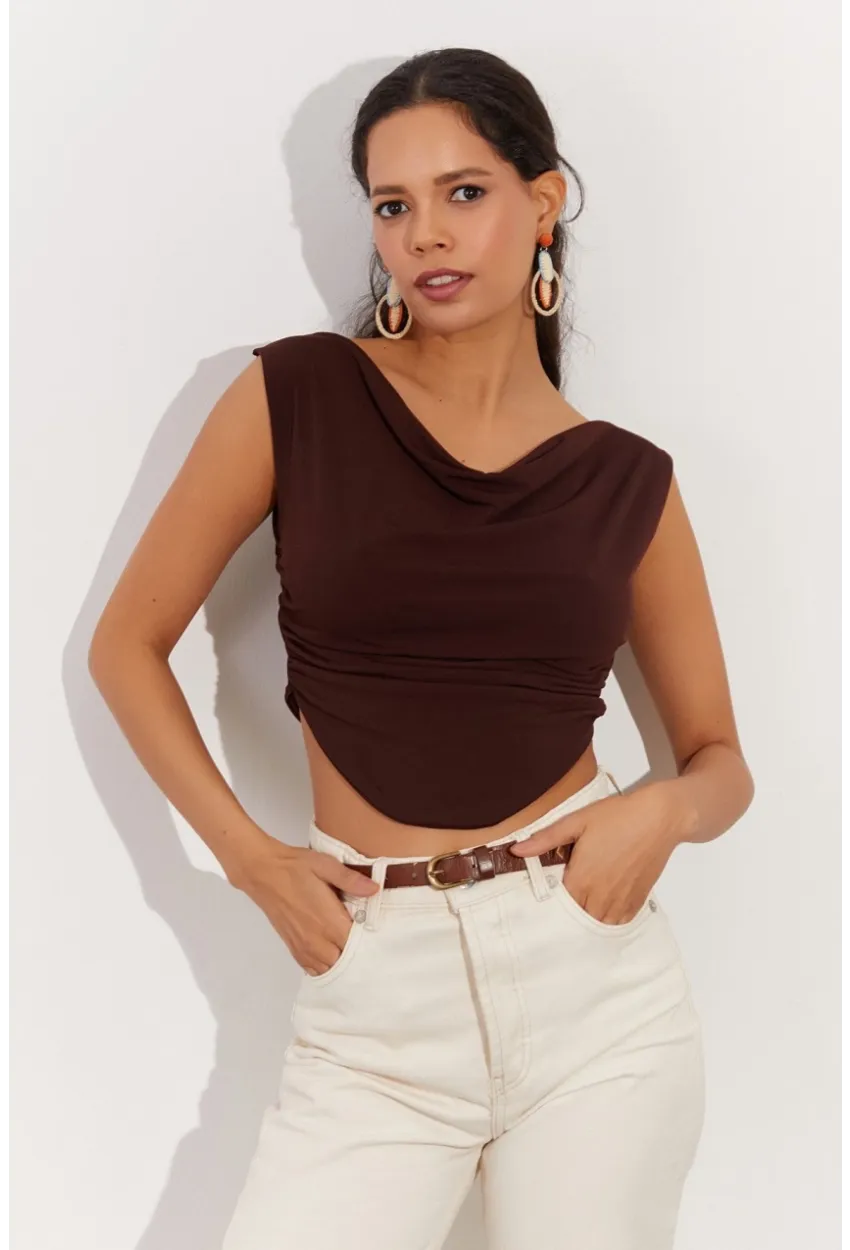 Kadın Kahverengi Degaje Yaka Yanları Büzgülü Crop Bluz B2494