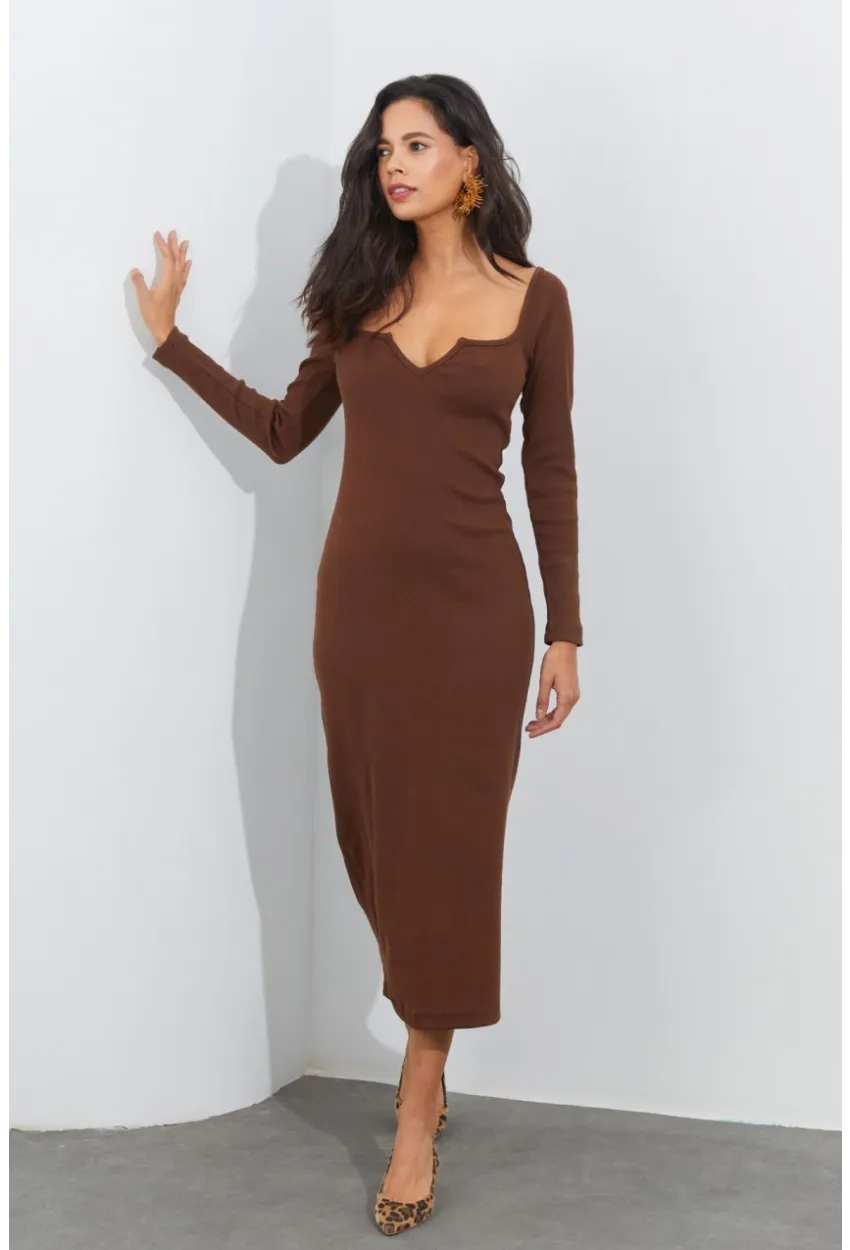 Kadın Kahverengi V Yaka Maxi Kaşkorse Elbise EY1086