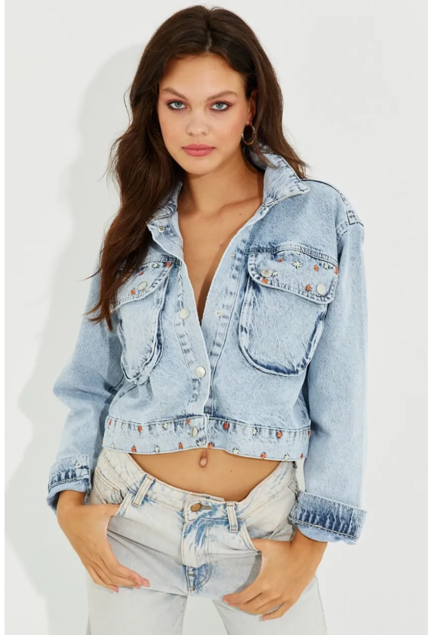 Kadın Mavi Nakışlı Denim Kısa Ceket İS802