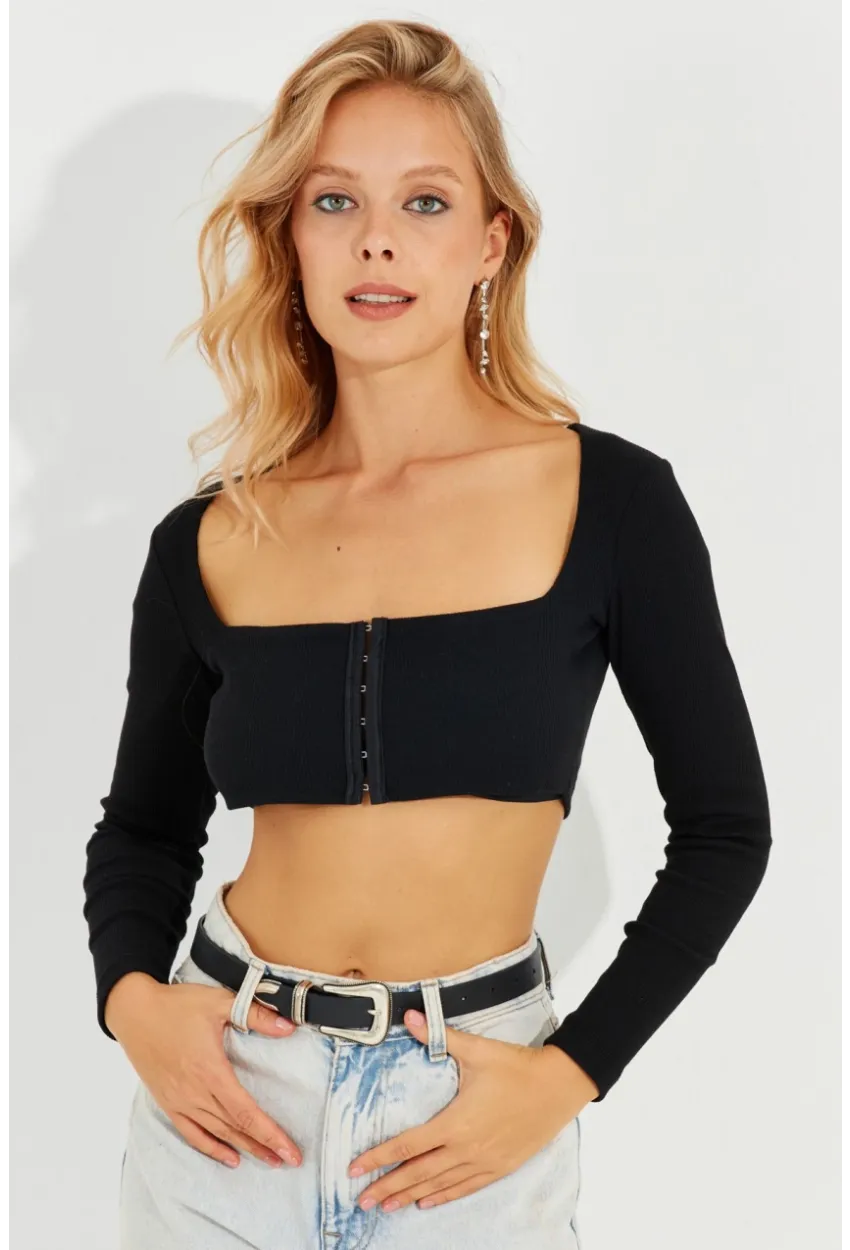 Kadın Siyah Agraflı Kaşkorse Crop Bluz EY2571