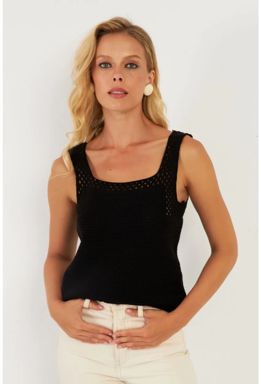Kadın Siyah Ajurlu Triko Bluz YV258