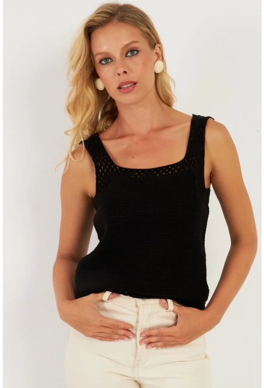 Kadın Siyah Ajurlu Triko Bluz YV258