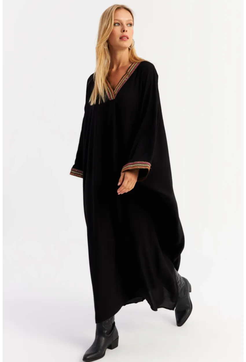 Kadın Siyah Aksesuarlı Şeritli Maxi Elbise MALO12