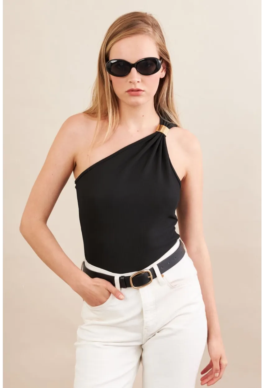 Kadın Siyah Asimetrik Aksesuarlı Bluz FRY2311