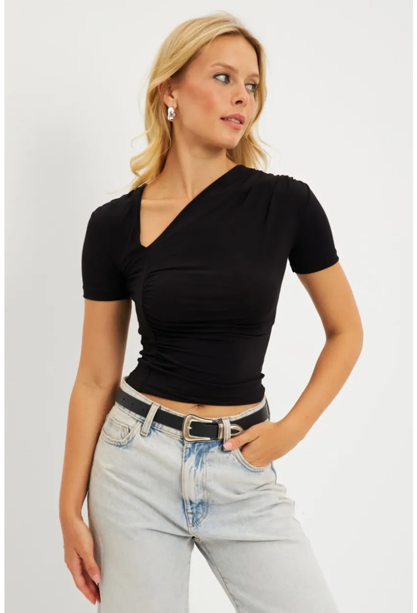 Kadın Siyah Asimetrik Yaka Büzgülü Bluz YZ1081