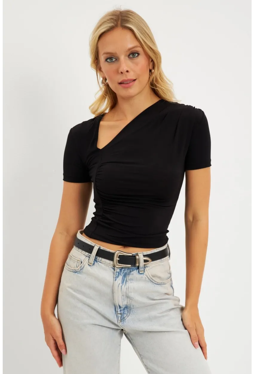 Kadın Siyah Asimetrik Yaka Büzgülü Bluz YZ1081