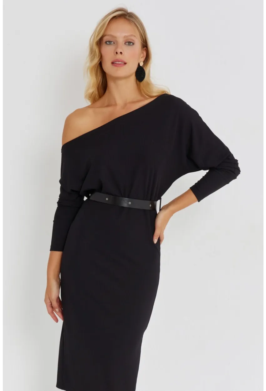 Kadın Siyah Asimetrik Yaka Kemerli Midi Elbise KED4043