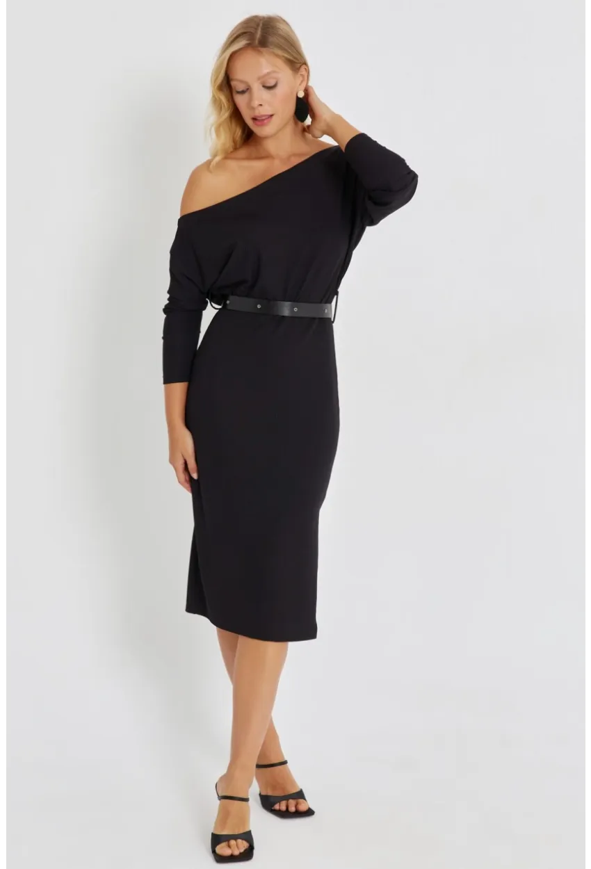 Kadın Siyah Asimetrik Yaka Kemerli Midi Elbise KED4043