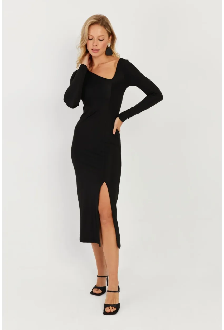 Kadın Siyah Asimetrik Yaka Yırtmaçlı Midi Elbise EY2708