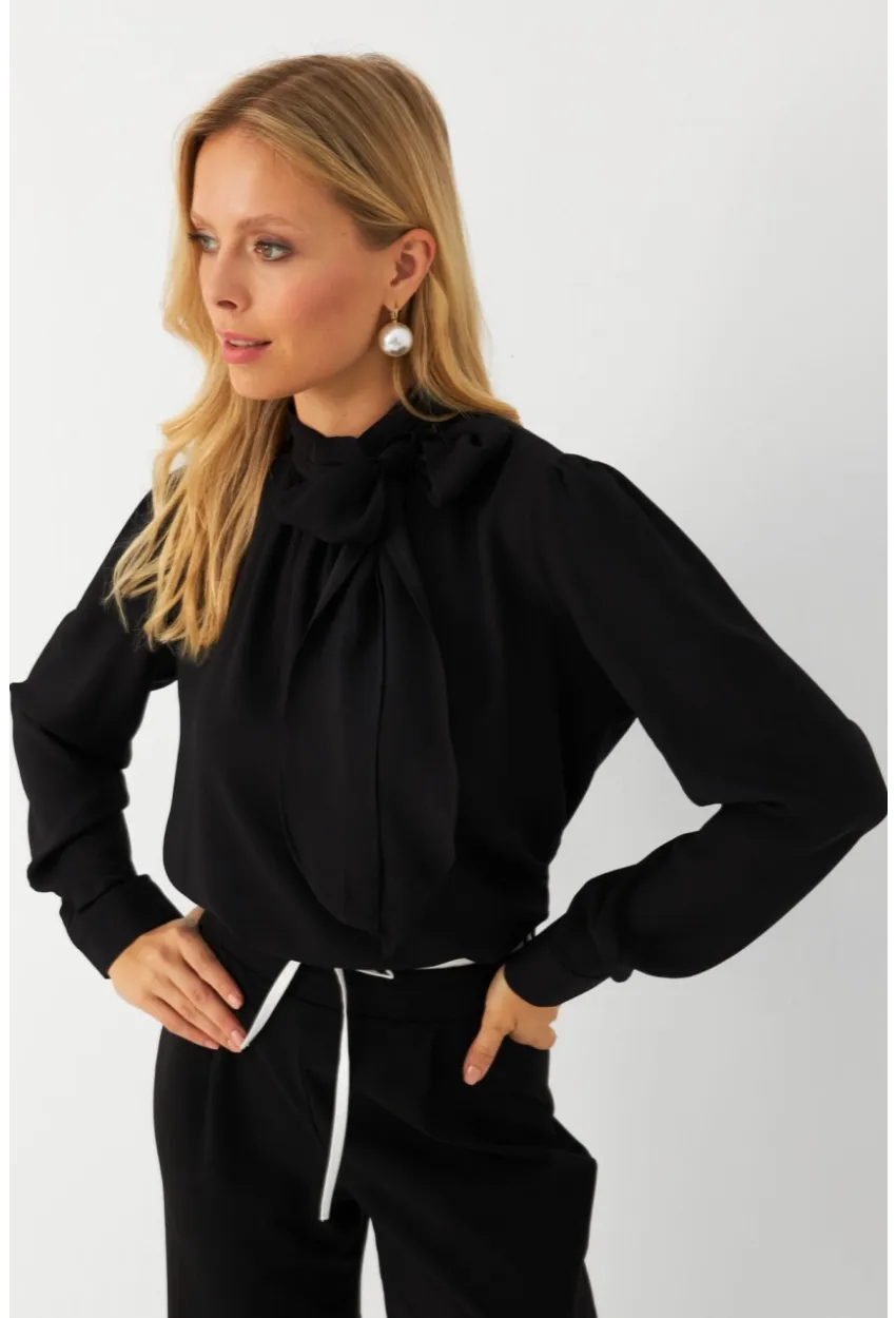 Kadın Siyah Bağlama Detaylı Bluz MAYD20